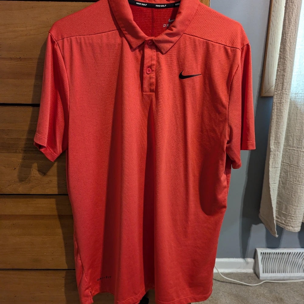 NIKE GOLF POLO SIZE M